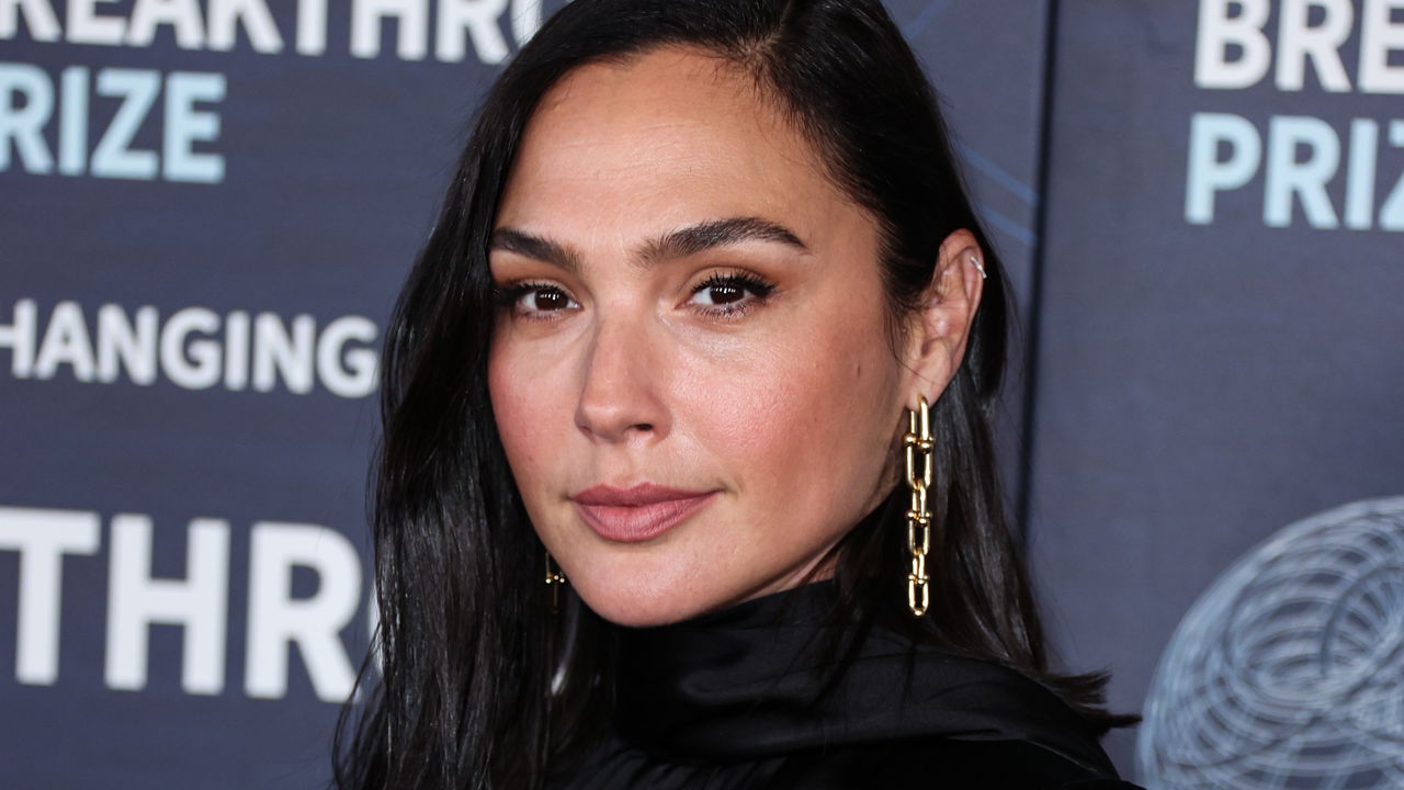 A verdade chocante por trás da ascensão de Gal Gadot de Miss Israel ao topo de Hollywood