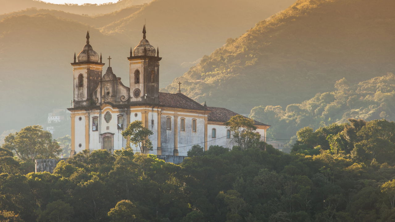 Ouro Preto atrai 1 milhão de turistas anualmente com sua história e charme colonial