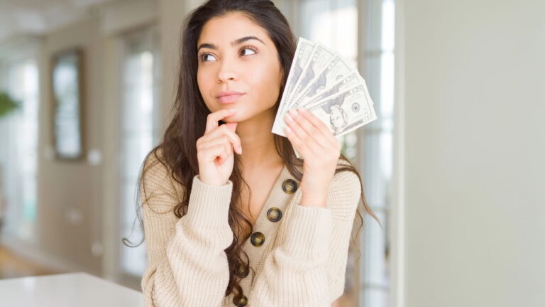 Dinheiro - Créditos: depositphotos.com / Krakenimages.com