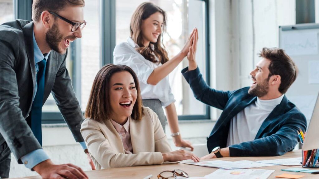 Profissões que garantem salário de R$ 15 mil com menos de 5 anos de experiência