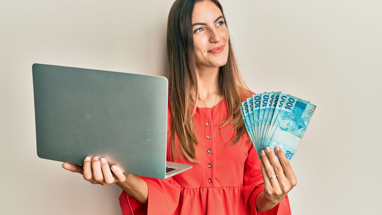 Descubra como alcançar R$ 10 mil por mês como autônomo com ideias práticas, estratégias e dicas para trabalhar por conta própria.