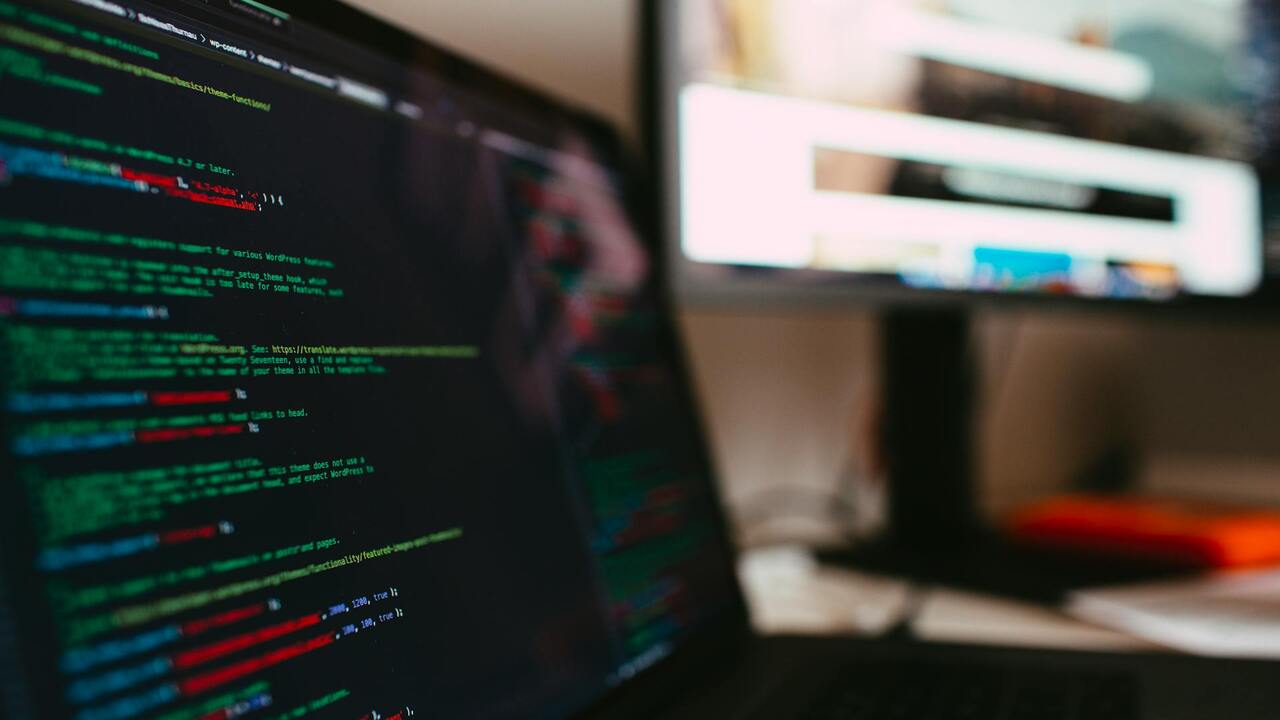 Aprenda front-end de graça com projetos práticos e saia codificando como profissional